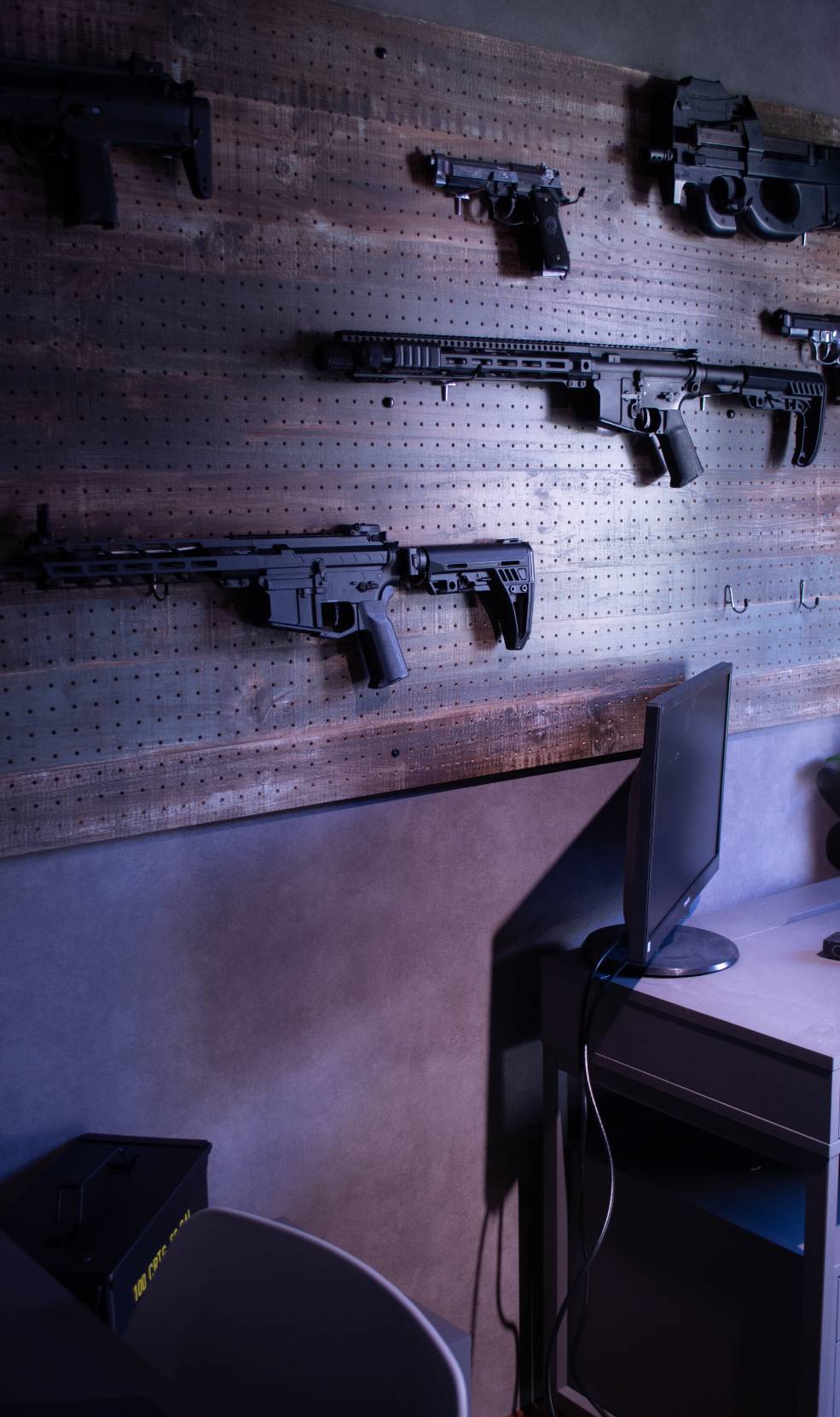 AR系・P90 等の銃モックのクローズアップ